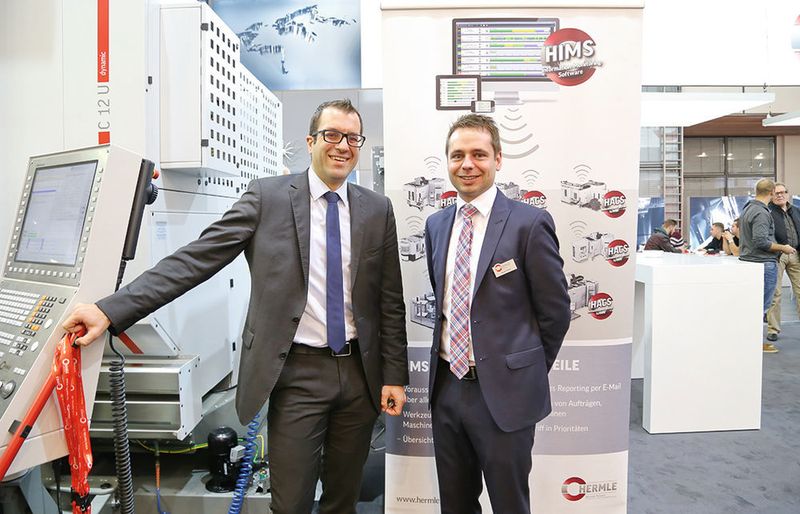Neben seinen Maschinen präsentierte Hermle auf der Prodex auch seine neue Hermle-­Information-­Monitoring-­Software (HIMS) und Hermle Automation Control System (HACS) für die Überwachung und Steuerung der Hermle-Bearbeitungszentren. Im Bild: links Gerd Messmer, Hermle-­Schweiz-­Geschäftsführer, und Daniel Weber. (Anne Richter, SMM)