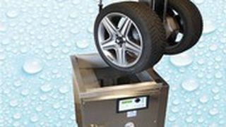 Doppelte Räderzahl bei gleichem Zeitaufwand: Der neue Aufnahmearm macht es möglich. (Foto: Tiresonic)