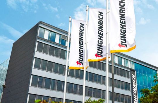 Jungheinrich informiert, dass man sich nun mit 4,9 Prozent am chinesischen Lagergerätespezialisten EP Equipment beteiligt hat ...(Bild:  Jungheinrich)