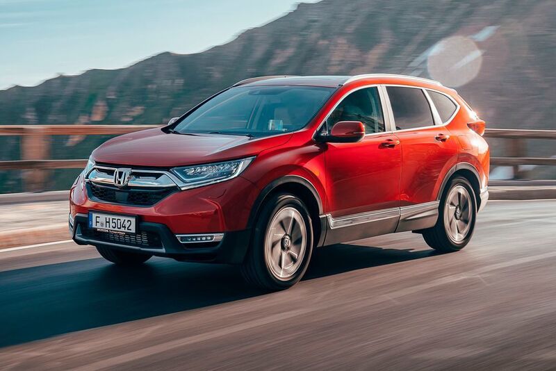 Während der CR-V in der Länge mit 4,60 Meter unverändert geblieben ist, hat er in der Breite um 3,5 Zentimeter auf 2,12 Meter zugelegt. Der Radstand ist um vier Zentimeter gewachsen. (Honda)