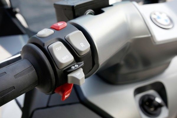 Der neue BMW C evolution: Emissionsfrei fahren und Dynamik auf zwei Rädern genießen (BMW)