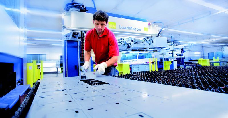 Die Prozessdaten für den Laserzuschnitt und die weitere Bearbeitung der Blechteile werden heute aus dem 3D-Modell abgeleitet, das auch als Basis für die Festigkeitsberechnungen dient. Bild: Mez Frintrop (Archiv: Vogel Business Media)