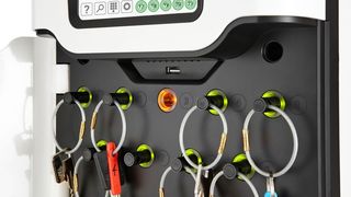 Die einzelnen Schlüsselpositionen werden mit LEDs in verschiedenen Farben beleuchtet. (Pamack Sicherheitssysteme)