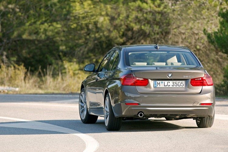 Der 3er holt 135 kW/184 PS aus seinem Aggregat. (Foto: BMW)