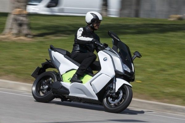 Der neue BMW C evolution bei der offiziellen Präsentation in Barcelona (BMW)