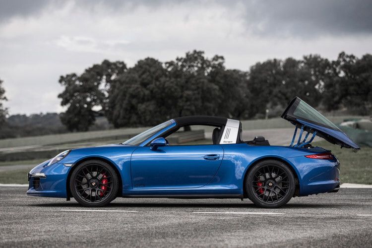 Neben dem offenen Dach hat der Targa 4 GTS jede Menge Extras zu bieten. (Foto: Porsche)