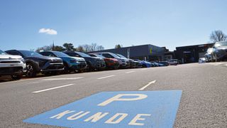 Wie blicken Kfz-Betriebe auf 2025? Das möchte die Redaktion mit einer Umfrage herausfinden. (Bild: Achter – VCG)