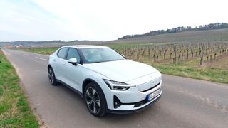 Die getestete Long-Range-Single-Motor-Version des Polestar 2 kostet knapp 50.000 Euro. (Bild: Mauritz – VCG)