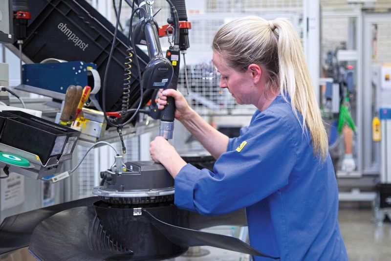 EBM-Papst beschäftigt knapp 40 Prozent seiner Mitarbeitenden in Deutschland, doch der Schwerpunkt der Tätigkeiten des Unternehmens wird mehr und mehr außerhalb Europas liegen. (Bild: EBM-Papst)