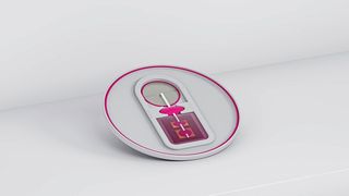 Medizinische Wearables wie Glukose-Monitoring-Sensoren profitieren von dem erweiterten Portfolio biokompatibler Klebstoffe für zuverlässige und hautsichere Verklebungen.  (Bild: Delo)