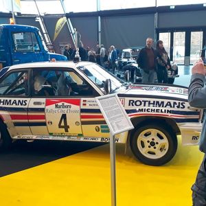 Da zückt man doch gerne mal das Handy: 1982 kehrte Walter Röhrl zu Opel zurück und wurde mit seinem neuen Beifahrer Christian Geistdörfer und dem Opel Ascona B 400! Sieger der Rallye Monte Carlo und holte zudem den WM-Titel.(Bild:  Steffen Dominsky)