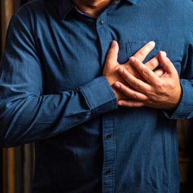 Die uralte Integration der DNA bestimmter Herpesviren in das Genom ihrer Träger, kann sich bis heute auf diese auswirken - ein Zusammenhang mit Angina pectoris und Herzerkrankungen gilt als wahrscheinlich. (Bild: © Ivan - stock.adobe.com)