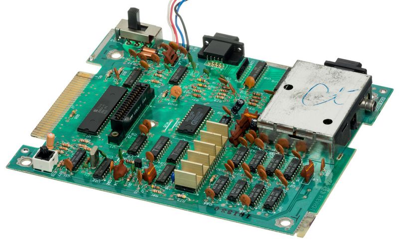 Der Z80 diente als zuverlässiger Prozessor in vielen frühen Spielkonsolen, etwa dem Atari-2600-Rivalen Colecovision. (Bild: Vanamo Media Public Domain)
