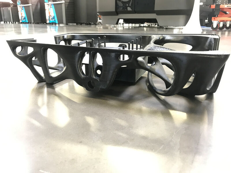 Sehr komplexes Rahmendesign des selbstbalancierenden Scooters, 3D-gedruckt mit dem 3D-Drucker Fortus 900mc von Stratasys – mit subtraktiven Verfahren nicht realisierbar. (Stratasys)