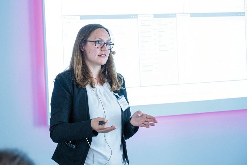Wie man intuitiv zum effizienten Antriebsstrang gelangt, zeigte abschließend Elena Albert von Wittenstein alpha – mit Hilfe der unternehmenseigenen Auslegungssoftware. (J. Untch/Vogel Corporate Media)