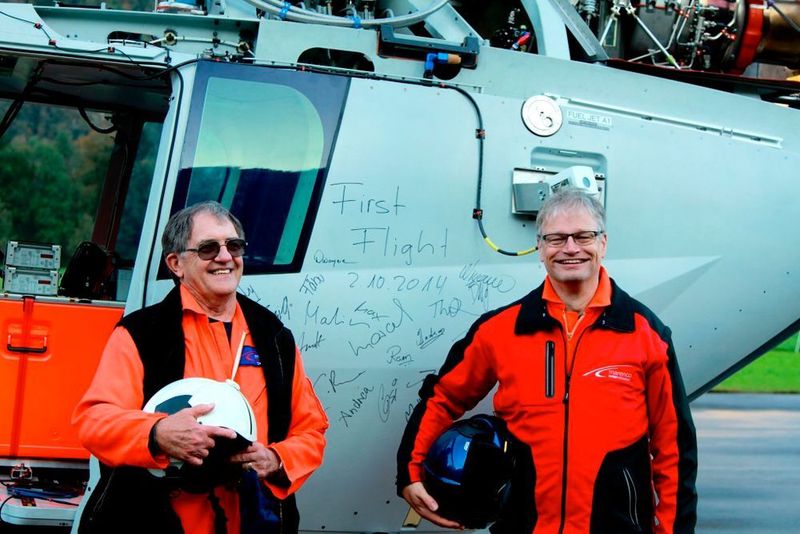 Die Testpiloten freuen sich über den erfolgreichen Erstflug. (Bild: Marenco)