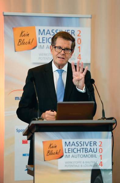 „Die Massivumformer müssen Beiträge zur CO2-Reduktion leisten und gleichzeitig das Problem steigender Energie- und sonstiger Standortkosten bewältigen“, erläuterte Bernd Gottschalk, ehemaliger VDA-Präsident und geschäftsführender Gesellschafter der Autovalue GmbH. (Bild: Schamari)