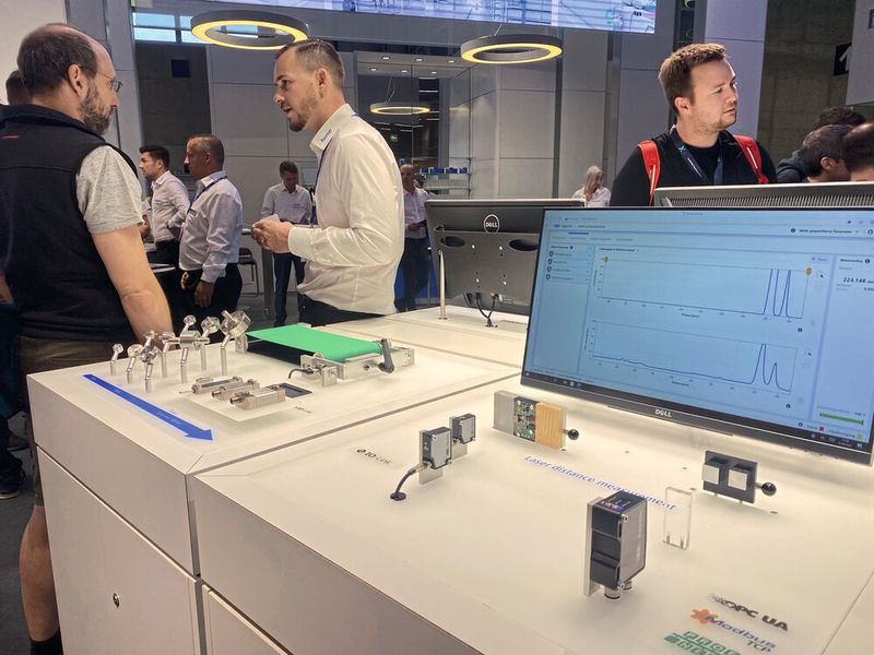 Impressionen von der Sindex 2023: Der führende Sensorhersteller Baumer zeigt sein grosses Sensor-Portfolio und aktuelle Projekte. (Bild: Anne Richter, VCG)