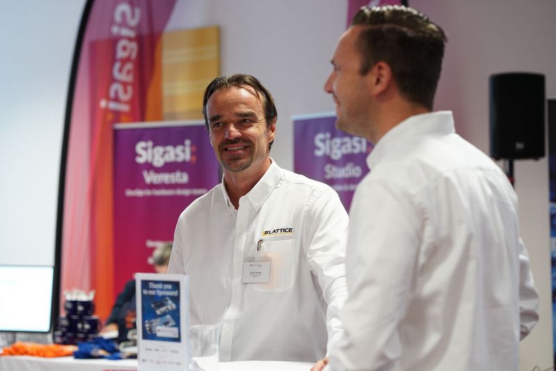 FPGA Conference Europe 2022: Über 70 Sprecher, 100 Vorträge und über 250 Teilnehmer – nach zwei Jahren mit Corona-bedingten Digitalkonferenzen fand die dreitägige FPGA Conference vom 5. bis 7. Juli 2022 endlich wieder als Präsenzveranstaltung statt. Besondere Highlights waren die spannende Keynote von Nick Ni von AMD/Xilinx, die interessante Couchtalk-Expertenrunde, der traditionelle BBQ-Grillabend sowie die vielen glücklichen Gewinner der Verlosungsaktionen.  (Bild: Nadine Stegemann)