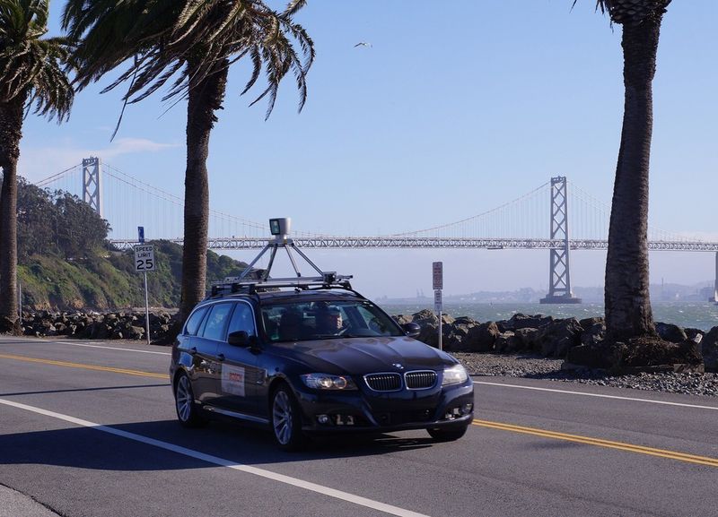 Sowohl in den USA als auch in Deutschland testet Bosch seit Anfang 2013 das automatisierte Fahren mit Erprobungsfahrzeugen im öffentlichen Straßenverkehr. Mehrere tausend Testkilometer sind auf diese Weise schon zusammengekommen. (Bild: Bosch Mobility Solutions)