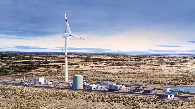 Die Pilotanlage von Porsche und seinen Partnern stellt E-Fuels mithilfe von Strom aus Windkraft her. (Bild: Porsche)