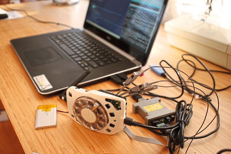 Debuggen der seriellen Verbindung zum FONA.  (Bild: Justine Haupt)