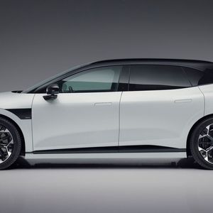 Auf über 4,80 Meter erstreckt sich der E-Kombi aus China.(Bild:  Zeekr)