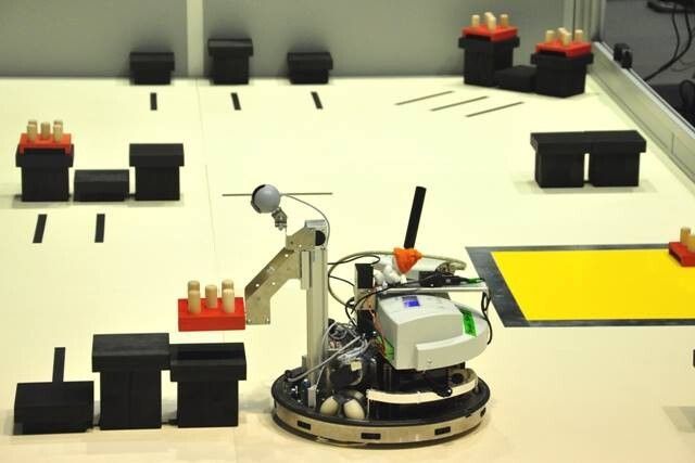 8 Teams kämpft beim dreitägigen WorldSkills Germany-Berufswettbewerb „Mobile Robotik“ um die Fahrkarten zu den EuroSkills in Lille/Frankreich. (WorldSkills Germany/Jörg Wehrmann)