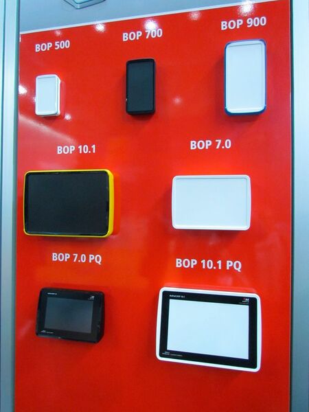 Die Bopad Touch-/Bediengehäuse gibt es ab Frühjahr 2017 in neuem Design, mit IP65-Dichtungen und Stoßschutz in unterschiedlichen Farben.  (S.Häuslein/konstruktionspraxis)