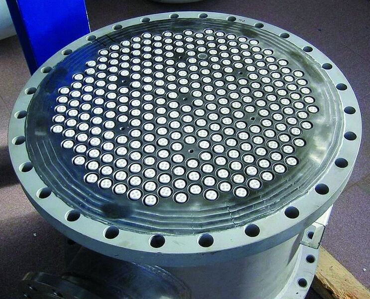 4	 Stirnseite eines mit NaA-Zeolithmembranen des IKTS bestückten technischen Membranmoduls für die Dampfpermeation. (Archiv: Vogel Business Media)