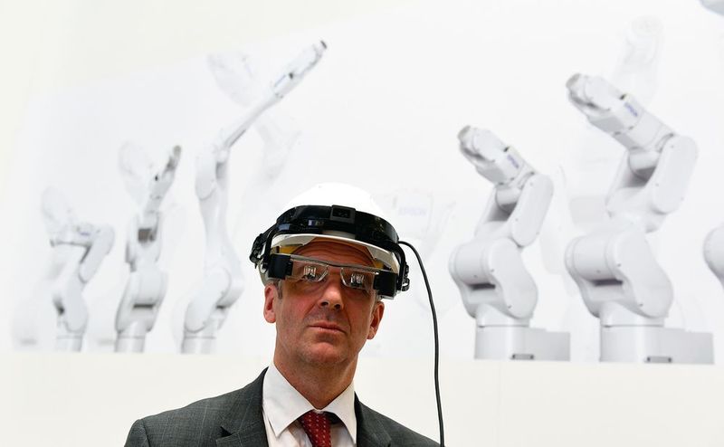 Mehr als 30 Aussteller der Cemat und der Hannover Messe präsentieren auf dem Logistics 4.0 Hub aktuelle Technologien zu unterschiedlichen Bereichen der Supply Chain und zeigen anhand von ganz konkreten Beispielen, wo Logistik-4.0-Konzepte bereits heute im Einsatz sind. (Deutsche Messe)