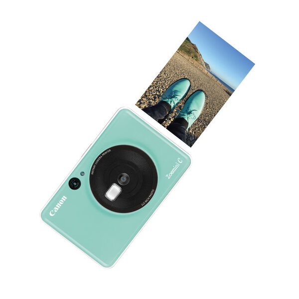 Sowohl der Canon Zoemini S als auch der Canon Zoemini C drucken Fotos im Visitenkarten-Format von 5 x 7,5 Zentimeter auf selbstklebenden Zink-Fotopapier. (Canon)