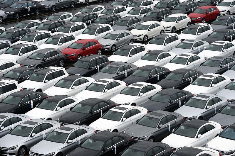 Noch läuft der Automo- bilabsatz weltweit gut. Die Branche steht jedoch vor tiefgreifenden Veränderungen. (Bild: BLG Logistics)