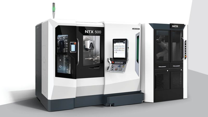Die NTX 500 mit Roboterautomation IMTR bearbeitet Implantate und orthopädische Instrumente auf sechs Seiten komplett.(Bild:  DMG Mori)
