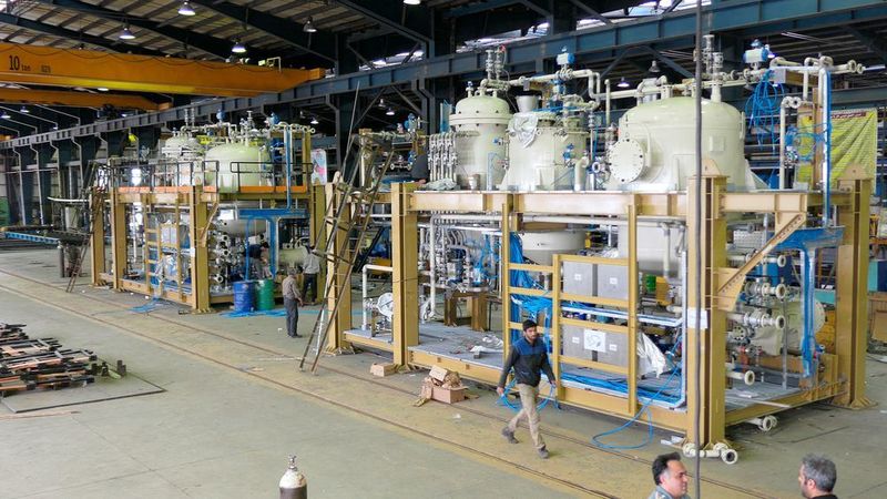 Zusammenbau der Filteranlagen im Iran (BHS-Sonthofen)