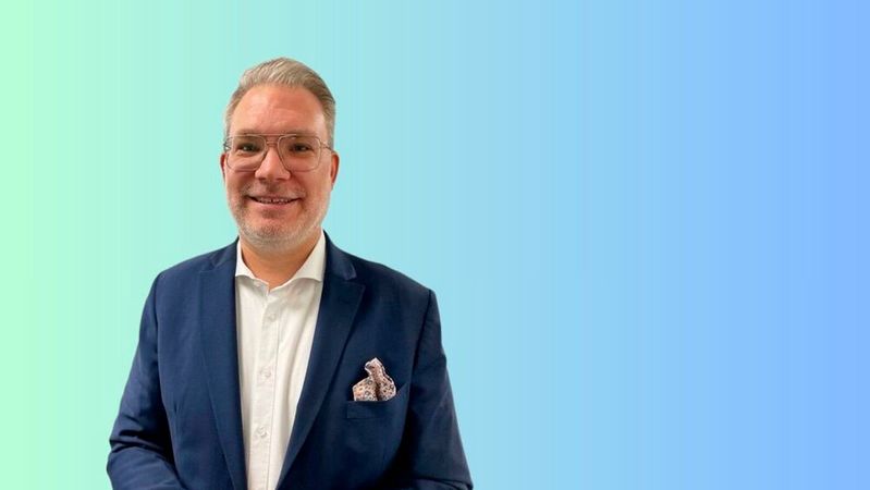 Neuer Leiter für den Channel-Vertrieb: Seit 1. April 2026 ist Philipp Naujoks Leader Channel Sales bei Aagon.(Bild:  Aagon GmbH, bearbeitet mit Canva)