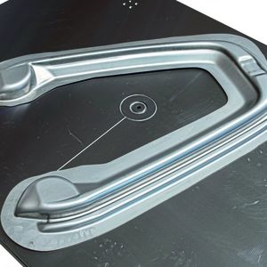 Mit diesem Verfahren können alle kaltumformbaren Materialien verwendet werden, wie z. B. Sonderstähle, Aluminium oder Titan. Die Vorteile der Fluid-Forming-Technologie kommen insbesondere im Dünnblechbereich unter 1 Millimeter zum Tragen, allerdings sind grundsätzlich Materialstärken von 0,05 bis 8 Millimeter anwendbar.(Bild:  Fluid Forming)