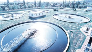 Multi-Level-Frequenzumrichter unterstützen Applikationen, die hohe Drehfeldfrequenzen erfordern. Unter anderem ermöglichen sie eine deutliche Effizienzsteigerung von Turboverdichtern und -kompressoren, die beispielsweise in der Abwasseraufbereitung zum Einsatz kommen. (Bild: © Adobe Stock/Kletr)