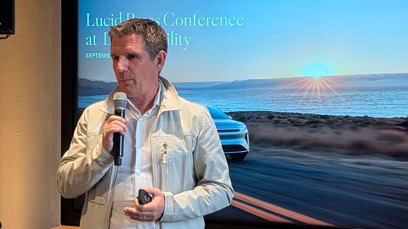 Interim CEO Marc Winterhoff betonte auf der Gravity-Premiere, dass Lucid nicht von seiner reinen E-Strategie abrücken wird. (Bild: Mauritz – VCG)