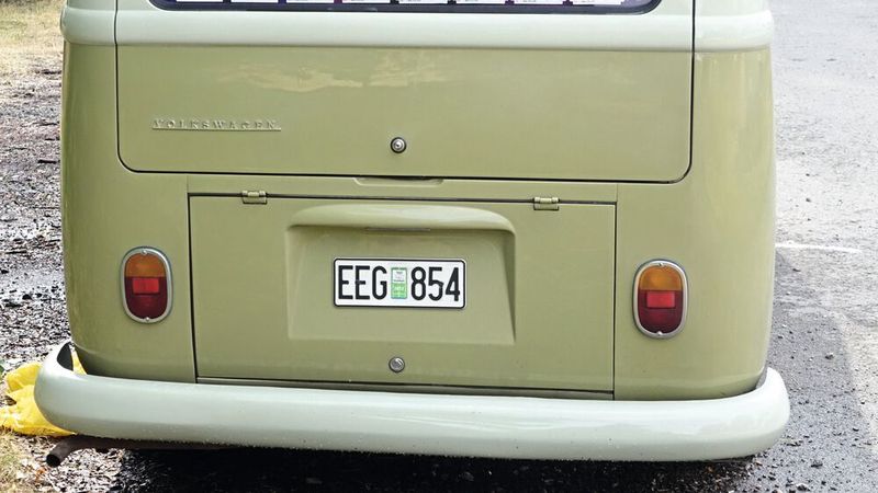 Aus aller Herren Länder kamen sie auf das Messegelände in Hannover. Bei so manchem Kennzeichen tat man sich aber ohne weiteren Nationalitätshinweis schwer zu erraten, woher der Teilnehmer kam. (Bild: Dominsky – VCG)