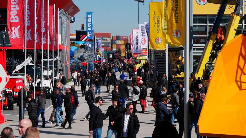 Bei schönstem Sonnenschein startete die Bauma in München. (Bild:  Sandro Kipar/VCG)
