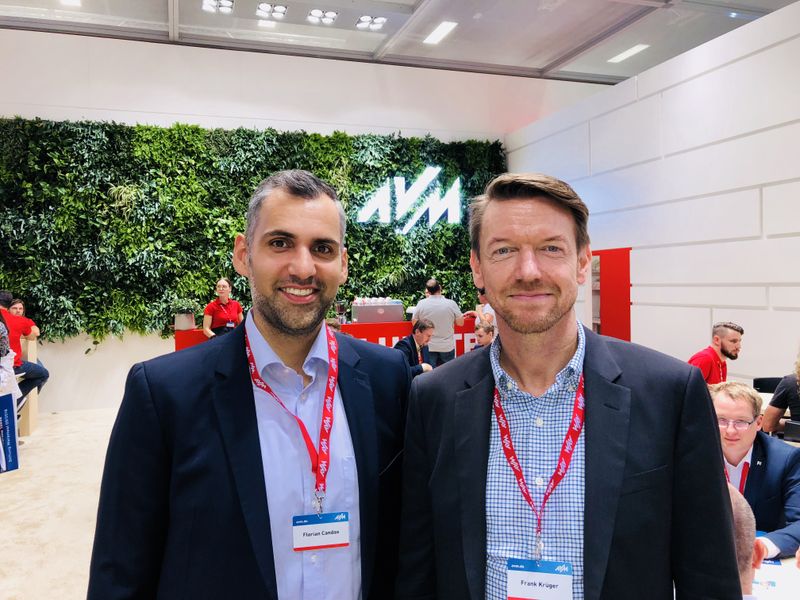 Heimspiel für (l.) Florian Candas und Frank Krüger, AVM. (Bild: IT-BUSINESS)