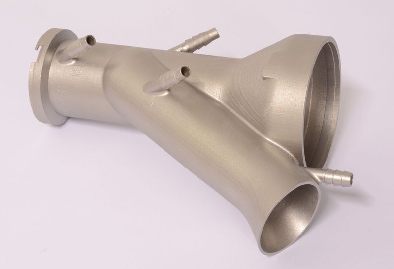 Bild 7: Um Qualität und Ausbeute bei chemischen Reaktionen zu verbessern, wurde ein Y-Rohr neu konstruiert. (Bild: Layerwise)