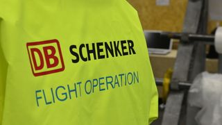 DB Schenker sorgt dafür, dass Waren mit dem Flugzeug dorthin gelangen, wo der Kunde es wünscht. (Deutsche Bahn)