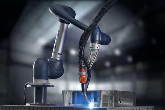 Mit dem Qineo Arc BoT schweißen Anwender auch kleine Losgrößen wirtschaftlich und in gleichbleibend hoher Qualität.(Bild:  Cloos)