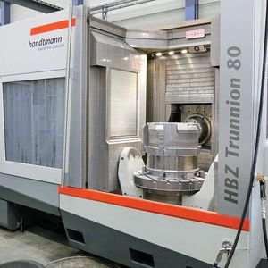 Bild 2: HBZ TR 80 – das erste Horizontalbearbeitungszentrum bei Laro für komplexe Anwendungen unter anderem in Aluminium, Stahl, Werkzeugstahl, gehärtetem Stahl oder Titan.