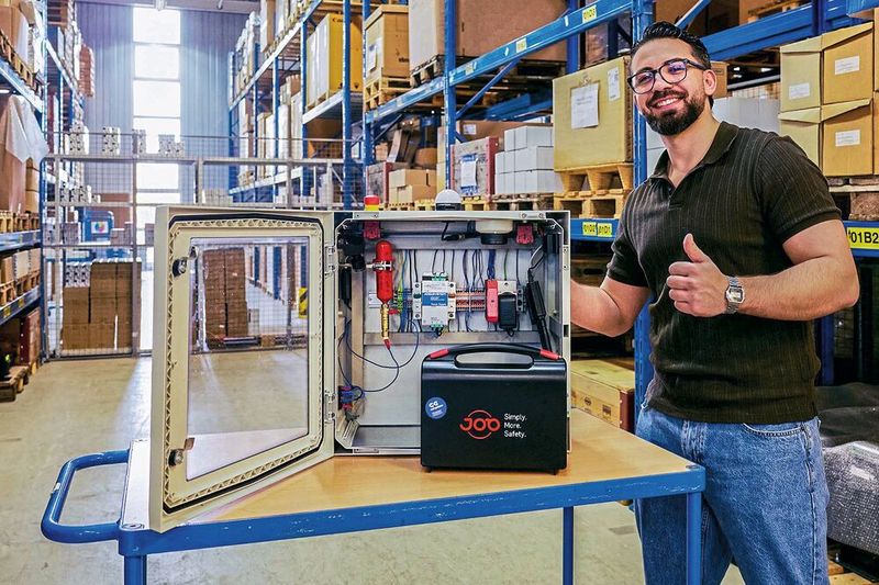 Das kompakteste automatische Löschsystem der Welt: statt auf einen Rauchmelder zu warten, bekämpft es das Feuer an seinem Ursprungsort, im Moment seiner Entstehung.  (Bild: Carl Geisser)