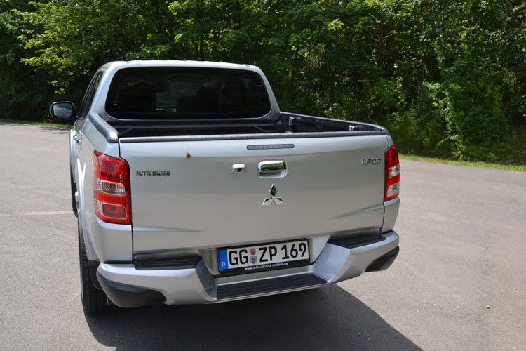 Mit bis zu 3,1 Tonnen gebremster Anhängelast ist er außerdem ein hervorragendes Zugfahrzeug für alle gewerblichen Einsätze oder für den Transport beispielsweise von Pferden oder Booten. (Foto: Michel)