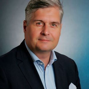 Dominic Konrad, CEO von IQC: „Wer zukünftig die Validierung seiner Software-Systeme nachweisen kann, kann dem nächsten Re-Audit gelassen entgegen sehen.“