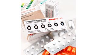 Das Kontrollfenster von Propasecard kann in eine Haube, einen Beutel oder eine Schutzfolie eingesetzt werden, um die relative Feuchtigkeit innerhalb der Verpackung von außen überprüfen zu können. (Bild: Propagroup)